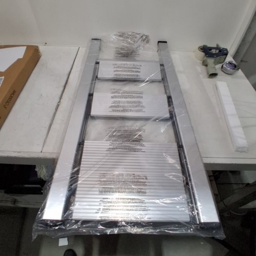 KINGRACK ALUMINIUM FOLDING 3 STEP LADDER WITH WIDE ANTI-SLIP PEDAL - 330LBS MAX - SILVER image 3