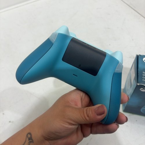 XBOX ICE BREAKER SPECIAL EDITION WIRELESS CONTROLLER - BLUE (MODEL: 1914) image 4