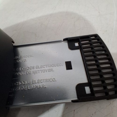 AMAZON BASICS 2-SLICE EXTRA WIDE SLOT TOASTER - BLACK (MODEL: B072P11H8L) image 4