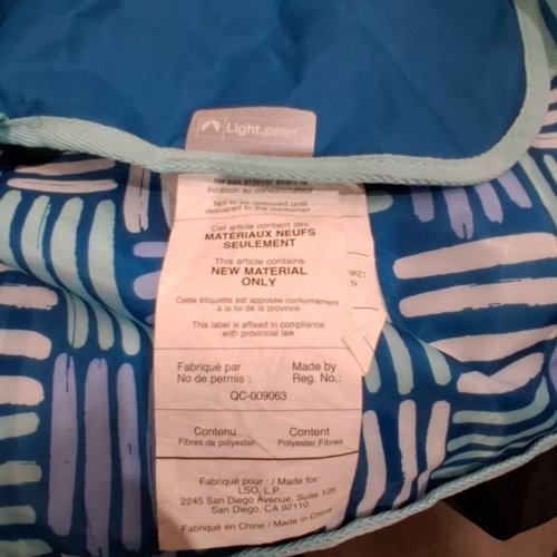LIGHTSPEED OUTDOORS DELUXE NYLON FLEECE RUGGED PUFFY BLANKET - 55" X 75" - BLUE image 2