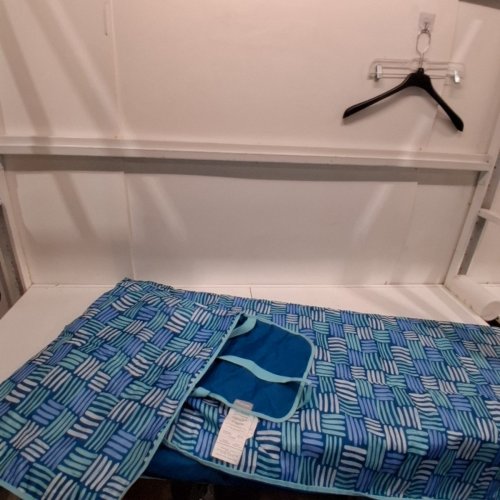 LIGHTSPEED OUTDOORS DELUXE NYLON FLEECE RUGGED PUFFY BLANKET - 55" X 75" - BLUE image 3