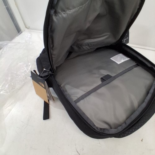 THE NORTH FACE VAULT EVERYDAY LAPTOP BACKPACK - 28L CAPACITY - BLACK image 3