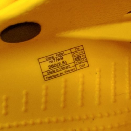 UNISEX CROCS - MENS 7 WOMENS 9 - YELLOW (MODEL: 10001) image 4
