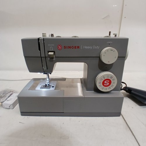 SINGER 4452 HEAVY DUTY SEWING MACHINE, GREY image 6