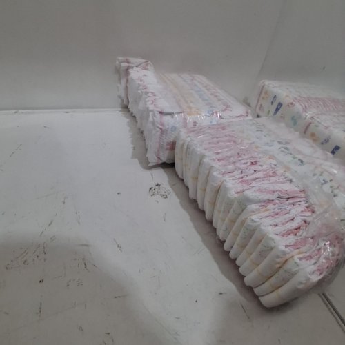 106PK HUGGIES SNUG AND DRY DIAPERS - SIZE 6 - 35LBS - DISNEY MICKEY MOUSE image 3