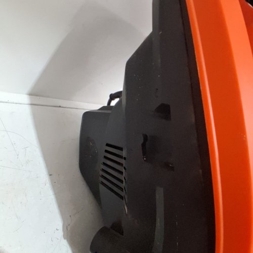 AIVOLT WOOD CHIPPER SHREDDER ELECTRIC LEAF MULCHER SHREDDER WITH COLLECTION BAG FOR MULCHING, COMPOSTING AND YARD CLEANUP - 1800W - 15AMP - ORANGE/BLACK (MODEL: WCS-15A) image 4