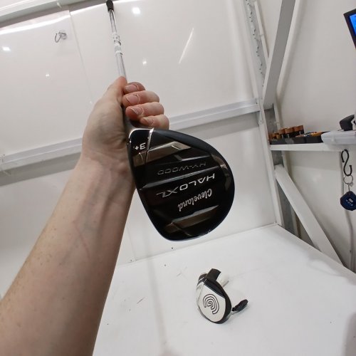 CLEVELAND DEMO LAUNCHER HALO XL HY-WOODXL GOLF CLUB - RIGHT HANDED - 3+ HEAD, ASCENT 40 SHAFT - BLACK / WHITE (MODEL: HALO XL) image 5