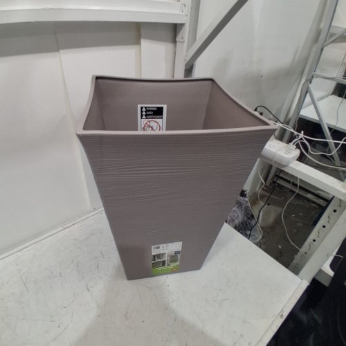 KETER WAVE TALL PLANTER POT - 22.5" - LIGHT GREY (MODEL: 1865826) image 3