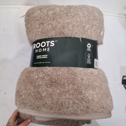 ROOTS HOME SHERPA THROW BLANKET - 50" X 70" - BEIGE (MODEL: 2620482) image 4