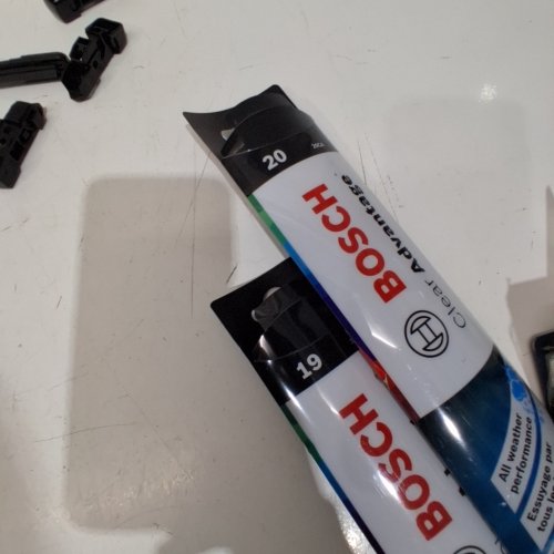 2PC BOSCH AEROTWIN ORIGINAL EQUIPMENT REPLACEMENT WIPER BLADES - 20" & 19" (MODEL: A 620 S) image 2