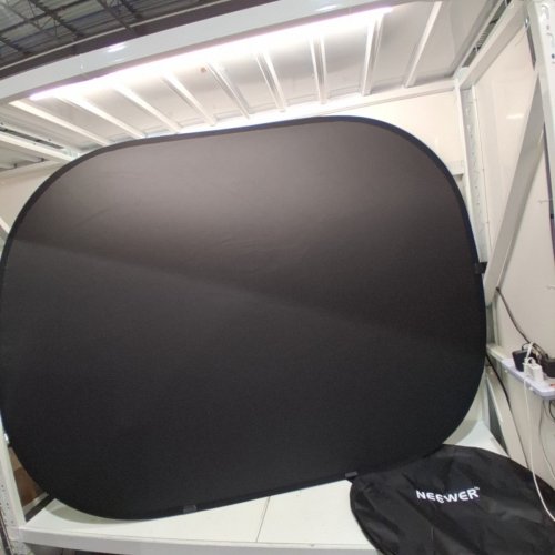 NEEWER REVERSIBLE COLLAPSIBLE LIGHT REFLECTOR LIGHT DIFFUSER PANEL - 58" X 78" - BLACK/WHITE image 2
