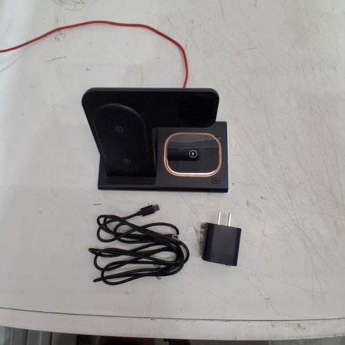 JUST WIRELESS 3-IN-1 PORTABLE WIRELESS CHARGER FOR APPLE PRODUCTS - BLACK (MODEL: 04099-V) image 4