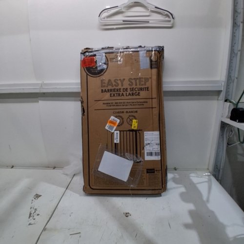 REGALO EASY STEP EXTRA WIDE BABY GATE - 30" X 29"-49" - WHITE (MODEL: 1164 EW DS) image 3