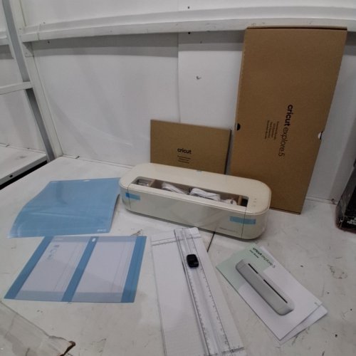 CRICUT 12" CUTTING MACHINE ESSENTIAL BUNDLE - CREAM (MODEL: EXPLORE 5) image 2