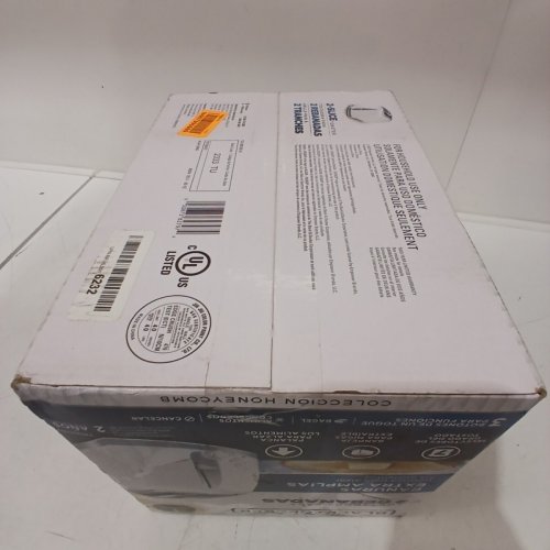 BLACK + DECKER HONEYCOMB COLLECTION 2-SLICE TOASTER - WHITE (MODEL: TR1250WD) image 3
