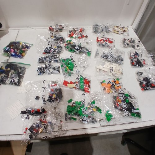 2953PC LEGO BATMAN ARKHAM ASYLUM SET - 2953PC - (MODEL: 76300) image 6