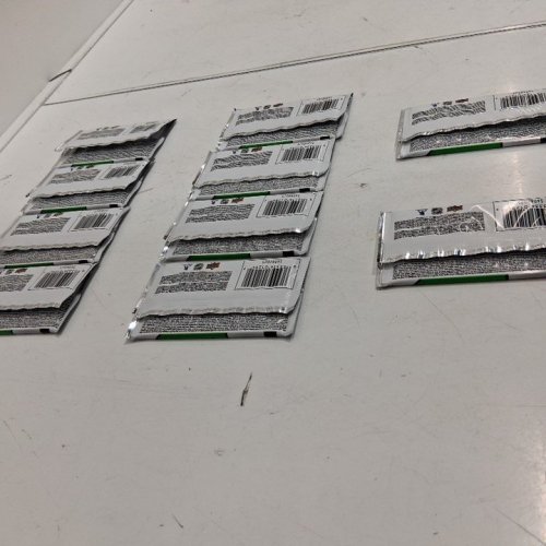 61PK UPPER DECK HOCKEY TRADING MVP TRADING CARDS PACK - 7 CARDS PER PACK (11 TOTAL PACKS) - GREEN/MULTICOLOUR image 4