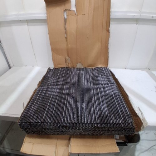 18PK PETGROW HEAVY DUTY CARPET TILES - 24" X 24" - BLACK / GREY image 2