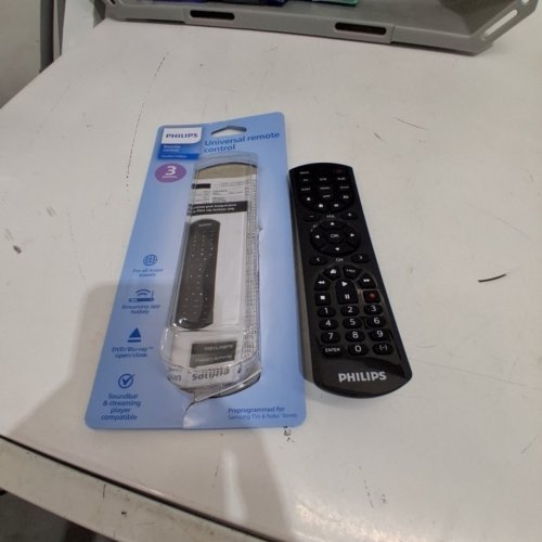 PHILIPS 3 DEVICE UNIVERSAL TV REMOTE - BLACK (MODEL: SRP4322B/27) image 2