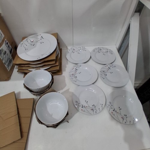 18PC AMAZON BASICS DINNERWARE SET - SERVICE FOR 6 - WHITE BRANCHES image 2