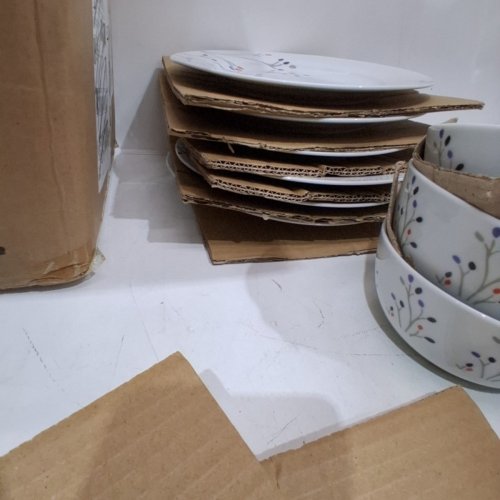18PC AMAZON BASICS DINNERWARE SET - SERVICE FOR 6 - WHITE BRANCHES image 3