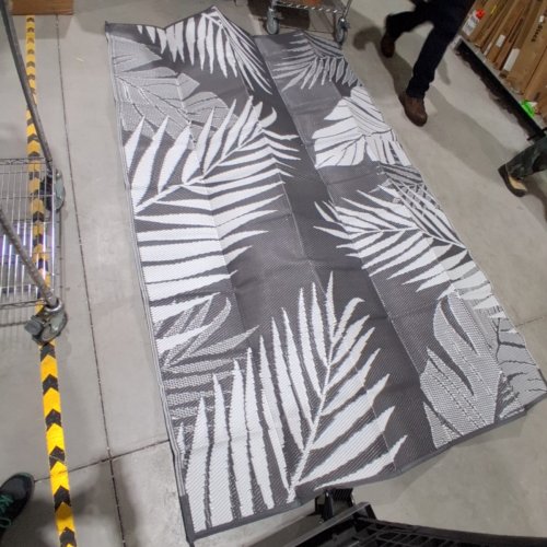 WOVEN OUTDOOR AREA RUG WITH STORAGE BAG - 109" X 70" - BLACK, GRAY AND WHITE image 2