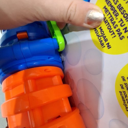 KIDS ZURU BUNCH O BUBBLES SPINNING BARREL BUBBLE BLASTER - 30,000 BUBBLES PER MINUTE (MODEL: 1851658) image 4