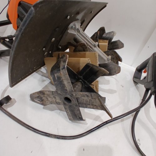 LAWNMASTER ELECTRIC CORDED TILLER - 18" / 13.5 AMP - BLACK/ORANGE - (MODEL: TE1318M) image 3