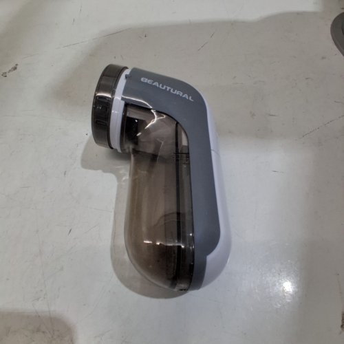 BEAUTURAL BATTERY OPERATED LINT REMOVER FABRIC SHAVER WITH 2 SPEEDS AND TWO REPLACEABLE BLADES - WHITE/GREY (MODEL: 719NA-0001) image 3