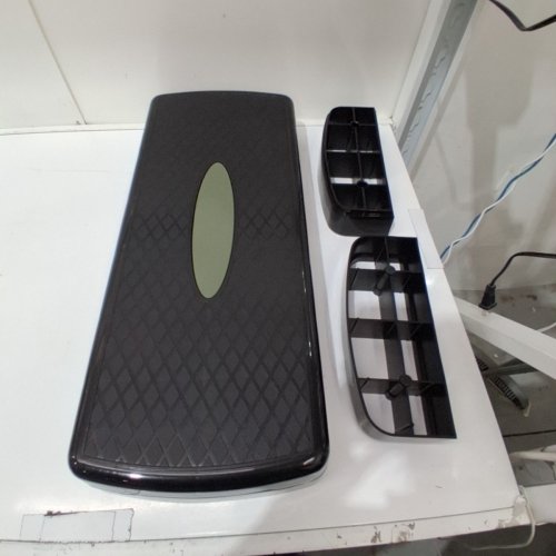 AMAZON BASICS ADJUSTABLE AEROBIC EXERCISE STEP PLATFORM - GREEN/BLACK image 2