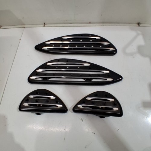 4PC HCMOTORKU CNC MACHINED ALUMINUM DRIVER FLOORBOARDS SET - FITS SELECT MOTORCYCLE MODELS - BLACK (MODEL: HCUSZH000121) image 2