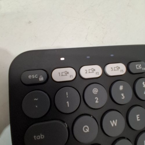 LOGITECH PEBBLE KEYS 2 K380S MULTI-DEVICE BLUETOOTH WIRELESS KEYBOARD WITH CUSTOMIZABLE SHORTCUTS, SLIM AND PORTABLE, EASY-SWITCH FOR WINDOWS, MACOS, IPADOS, ANDROID, CHROME OS - TONAL GRAPITE (MODEL: ‎YR0091) image 2