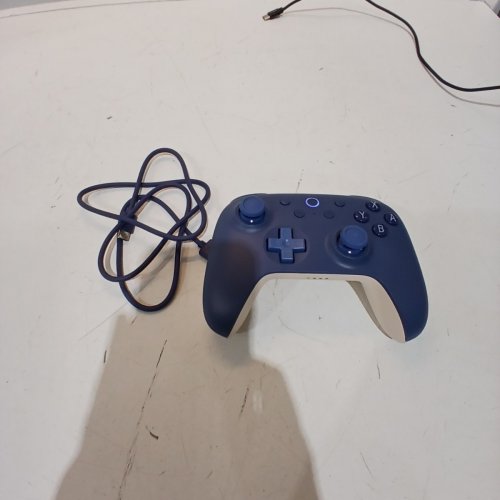 8BITDO ULTIMATE 2C WIRELESS BLUETOOTH CONTROLLER FOR SWITCH AND SWICTH 2 - 6-AXIS MOTION CONTROL - HAS RUMBLE VIBRATION, REFINED D-PAD AND BUMPERS - BLUE / WHITE - (MODEL: 80NC) image 3