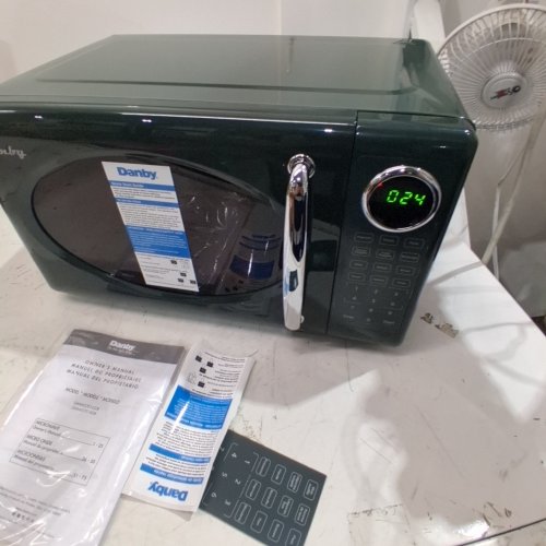 DANBY RETRO COUNTERTOP MICROWAVE - 700W - 0.7CU.FT - GREEN (MODEL: DMW07E1GDB) image 3