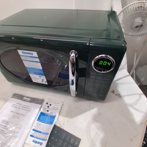 DANBY RETRO COUNTERTOP MICROWAVE - 700W - 0.7CU.FT - GREEN (MODEL: DMW07E1GDB) image 5