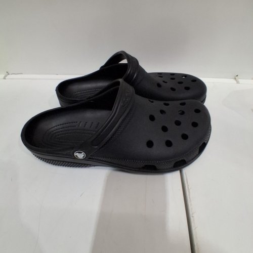 UNISEX CROCS CLASSIC CLOG - MEN: 9 WOMEN: 11 - BLACK image 2