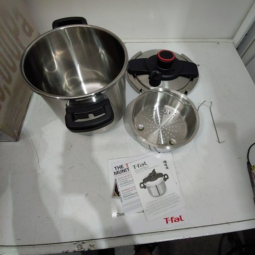 T-FAL CLIPSO PRESSURE COOKER WITH STEAMER BASKET - 8 QT / 7.6 L - STAINLESS STEEL (MODEL: 2052198) image 2