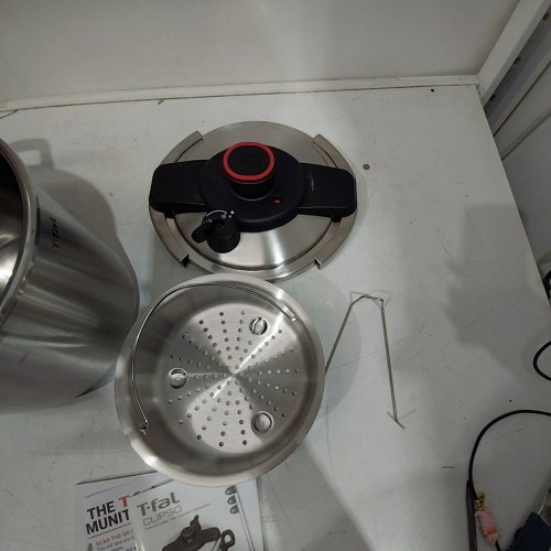 T-FAL CLIPSO PRESSURE COOKER WITH STEAMER BASKET - 8 QT / 7.6 L - STAINLESS STEEL (MODEL: 2052198) image 3