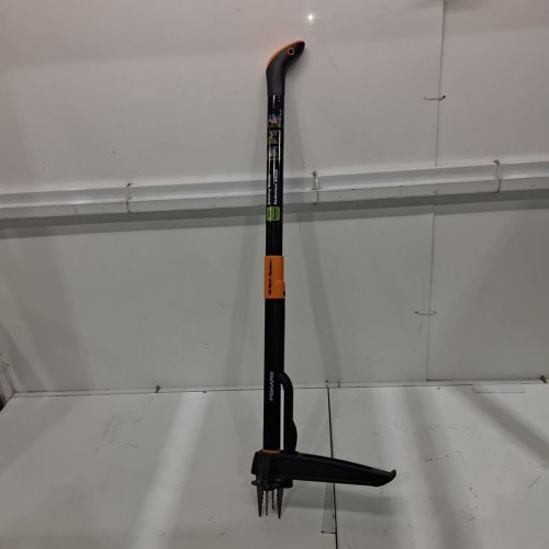 FISKARS DELUXE STAND-UP WEEDER - BLACK / ORANGE image 2