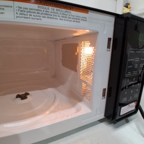 MAINSTAYS COUNTERTOP MICROWAVE OVEN - 0.7 CU FT - 700W - BLACK (MODEL: MSCMVB07BK-L2) image 3