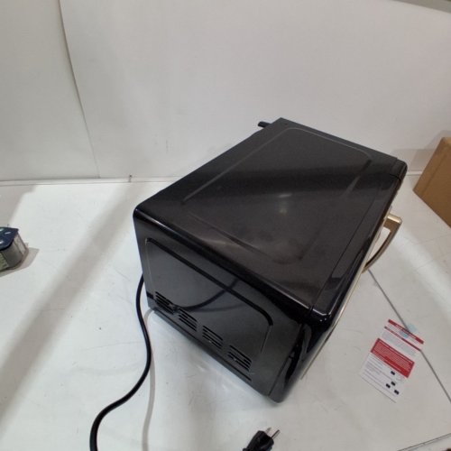 FRIGIDAIRE RETRO STYLE COMPACT MICROWAVE OVEN - 0.7CU.FT - 700W - BLACK/GOLD (MODEL: EMW788-BLACKGLD) image 6