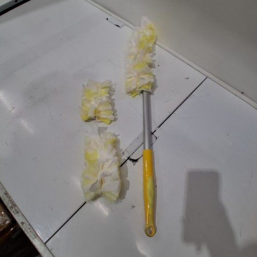 SWIFFER DUSTERS HEAVY DUTY 6FT EXTENDABLE HANDLE STARTER KIT FOR MULTI SURFACE CLEANING (MODEL: 030772154229) image 2