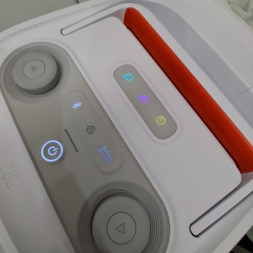 JBL PARTYBOX CLUB 120 - PORTABLE BLUETOOTH PARTY SPEAKER WITH FOLDABLE HANDLE - WHITE (MODEL:JBLPBCLUB120SWAM) image 7