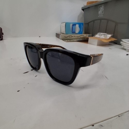 WOMENS FOSTER GRANT SOLAR SHIELD POLARIZED SUNGLASSES - BLACK AND LEOPARD PRINT image 3