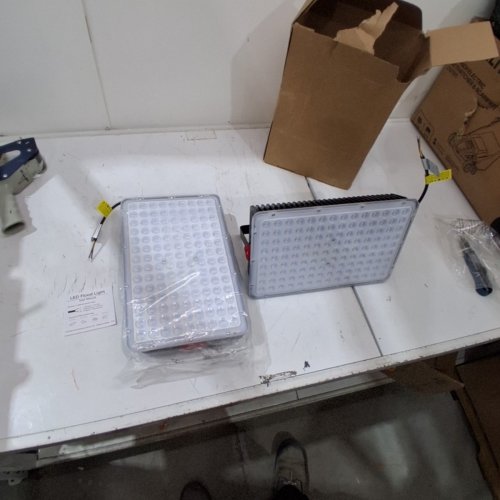 2PK HARD-WIRED LED FLOOD LIGHT - 400W, AC 100-120 V 50/60HZ - 13" X 9" image 2