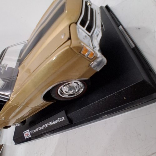 MAISTO SE 1971 CHEVROLET CHEVELLE SS 454 SPORT COUPE - 1/18 - GOLD (MODEL:9897765) image 3