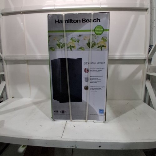 HAMILTON BEACH SINGLE DOOR COMPACT REFRIGERATOR - 3.3CU FT - BLACK (MODEL: HBR33MBKE02) image 2