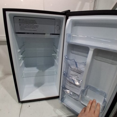 HAMILTON BEACH SINGLE DOOR COMPACT REFRIGERATOR - 3.3CU FT - BLACK (MODEL: HBR33MBKE02) image 8