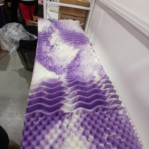DREAMSMITH 7-ZONE FULL MEMORY FOAM MATTRESS TOPPER - 3" THICKNESS - DOUBLE/FULL 54" X 75" - PURPLE / WHITE image 3