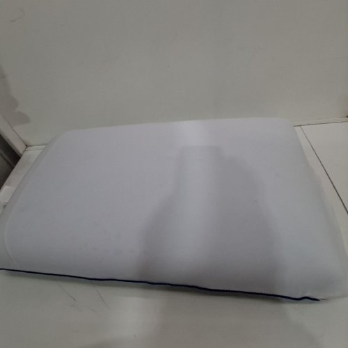 FRESH & COOL GEL MEMORY FOAM PILLOW - 18'' X 28'' - WHITE image 3